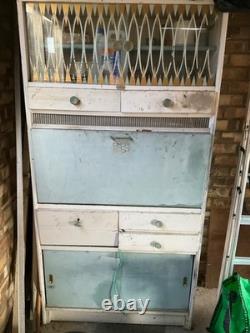 Buffet de cuisine vintage bleu des années 1950, garde-manger, meuble de rangement	<br/>
