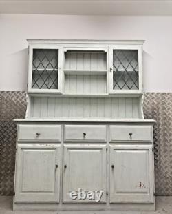 Buffet de cuisine vintage français vert menthe pâle en pin, style campagne, vieilli
