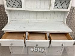 Buffet de cuisine vintage français vert menthe pâle en pin, style campagne, vieilli