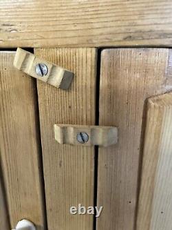 Buffet de garde-manger en pin de style vintage farmhouse