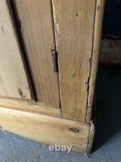 Buffet de garde-manger en pin de style vintage farmhouse