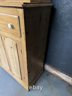 Buffet de garde-manger en pin de style vintage farmhouse