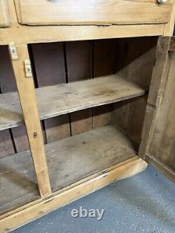 Buffet de garde-manger en pin de style vintage farmhouse