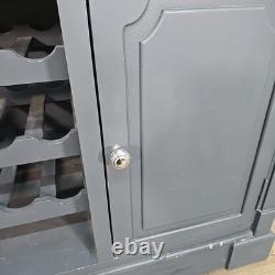 Buffet en bois peint gris style campagne avec tiroirs et placard pour vin