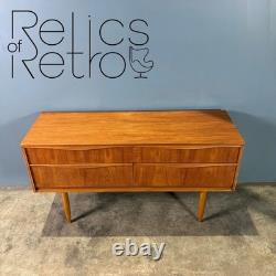 Buffet en teck Austinsuite Frank Guille vintage rétro MCM ensemble de 2