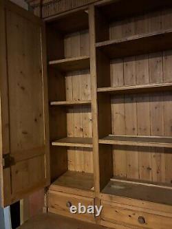 Buffet gallois en pin vintage