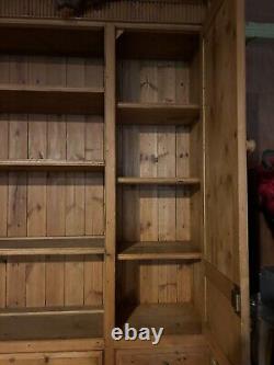 Buffet gallois en pin vintage