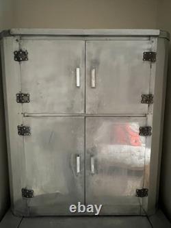Buffet garde-manger vintage en aluminium des années 1950