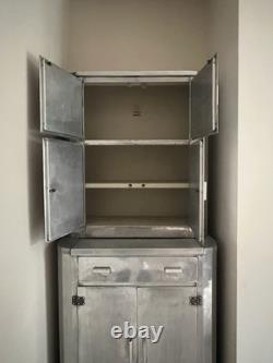 Buffet garde-manger vintage en aluminium des années 1950