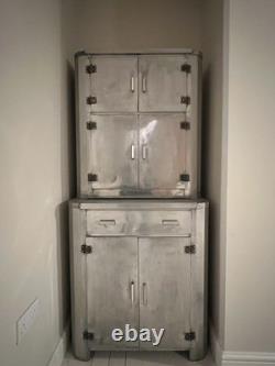 Buffet garde-manger vintage en aluminium des années 1950