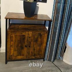 Buffet industriel étroit avec portes, petit meuble rustique de rangement