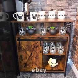 Buffet industriel vintage, cabinet à boissons rustique avec étagère et unité de rangement latérale.