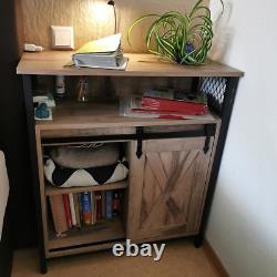 Buffet industriel vintage, cabinet à boissons rustique avec étagère et unité de rangement latérale.