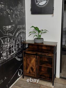 Buffet industriel vintage, cabinet à boissons rustique avec étagère et unité de rangement latérale.