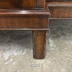 Bureau-bibliothèque vintage en acajou avec buffet et vitrines en verre