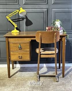 Bureau compact en teck vintage des années 1950 par James Leonard pour Esavian avec clé