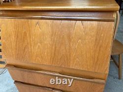 Bureau de rangement à boissons en placage de teck style vintage milieu du siècle avec tiroir