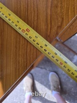 Cabinet d'angle en bois avec portes en verre, 3 portes, 4 étagères, en très bon état