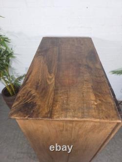Cabinet de présentation de boissons en bois dur indien vintage avec finition laquée coloniale
