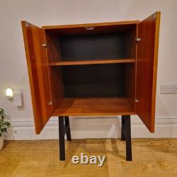 Cabinet en Teck des Années 50 sur Pieds de Style Scandinave Armoire Vintage de Rangement