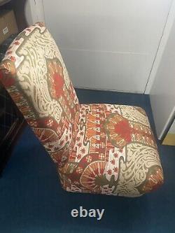 Chaise d'allaitement vintage rétro basse avec motif floral + ensemble assorti de lit et d'ottoman.
