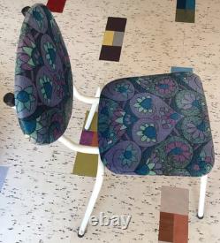 Chaise de salle à manger vintage rétro des années 60 avec assise en tissu floral kitsch en barkcloth bleu