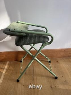 Chaise pliante en métal vert vintage rétro restaurée pour la cuisine/le camping