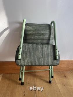 Chaise pliante en métal vert vintage rétro restaurée pour la cuisine/le camping
