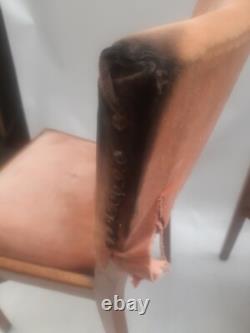 Chaises de cuisine et de café vintage rétro en velours rose boisées milieu de siècle MCM x 3