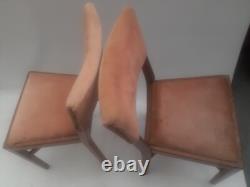 Chaises de cuisine et de café vintage rétro en velours rose boisées milieu de siècle MCM x 3