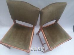 Chaises en velours vert utilitaire de salle à manger de cuisine en bois rétro vintage milieu du siècle MCM