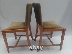 Chaises en velours vert utilitaire de salle à manger de cuisine en bois rétro vintage milieu du siècle MCM