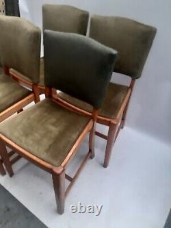 Chaises en velours vert utilitaire de salle à manger de cuisine en bois rétro vintage milieu du siècle MCM