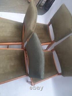 Chaises en velours vert utilitaire de salle à manger de cuisine en bois rétro vintage milieu du siècle MCM