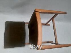 Chaises en velours vert utilitaire de salle à manger de cuisine en bois rétro vintage milieu du siècle MCM