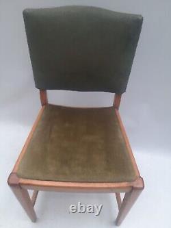 Chaises en velours vert utilitaire de salle à manger de cuisine en bois rétro vintage milieu du siècle MCM