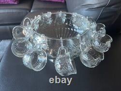 Ensemble à punch aux fruits en cristal Jeannette des années 1960, bol de 8 litres, 26 pièces