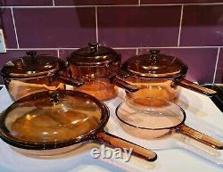 Ensemble de 10 casseroles en verre ambré rétro vintage. Corning France VISION