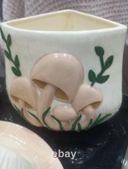 Ensemble de 13 pièces de théière Carousel en champignon crème géant d'Arnel