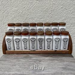 Ensemble de 16 bocaux à épices Griffith Milk Vintage avec support et couvercles rouges - Décor de cuisine rétro