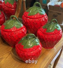 Ensemble de 4 bocaux à biscuits en céramique fraise avec couvercles en feuille 1969