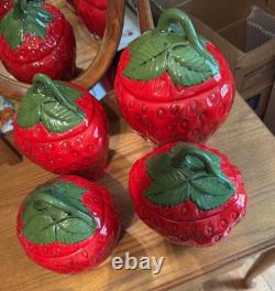 Ensemble de 4 bocaux à biscuits en céramique fraise avec couvercles en feuille 1969