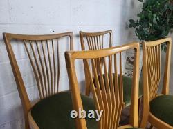 Ensemble de 4 chaises de salle à manger vintage scandinaves en hêtre et velours vert MCM
