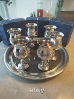 Ensemble de 6 gobelets en étain vintage Edwin Blyde et plateau en étain et verre de 13 pouces