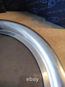 Ensemble de 6 gobelets en étain vintage Edwin Blyde et plateau en étain et verre de 13 pouces