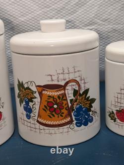 Ensemble de bocaux de cuisine peints Ransburg des années 70 avec boutons et cuillères blancs en métal étamé (G)