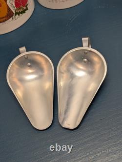 Ensemble de bocaux de cuisine peints Ransburg des années 70 avec boutons et cuillères blancs en métal étamé (G)