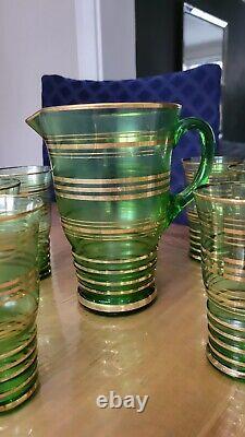 Ensemble de verres à boire vintage