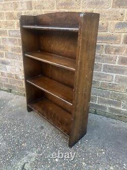 Étagère murale en bois de qualité rétro de l'époque de guerre vintage