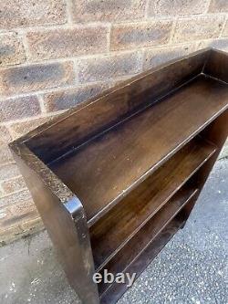 Étagère murale en bois de qualité rétro de l'époque de guerre vintage